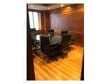 Ruang kantor di Menara Sudirman Jakarta Selatan, furnished, 436m2, unit bagus dan rapi.